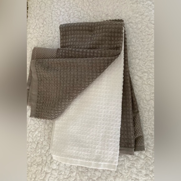 Mr. & Mrs. 2023 grey and white Deborah Connolly hand towels, set of 3 - Picture 2 of 5